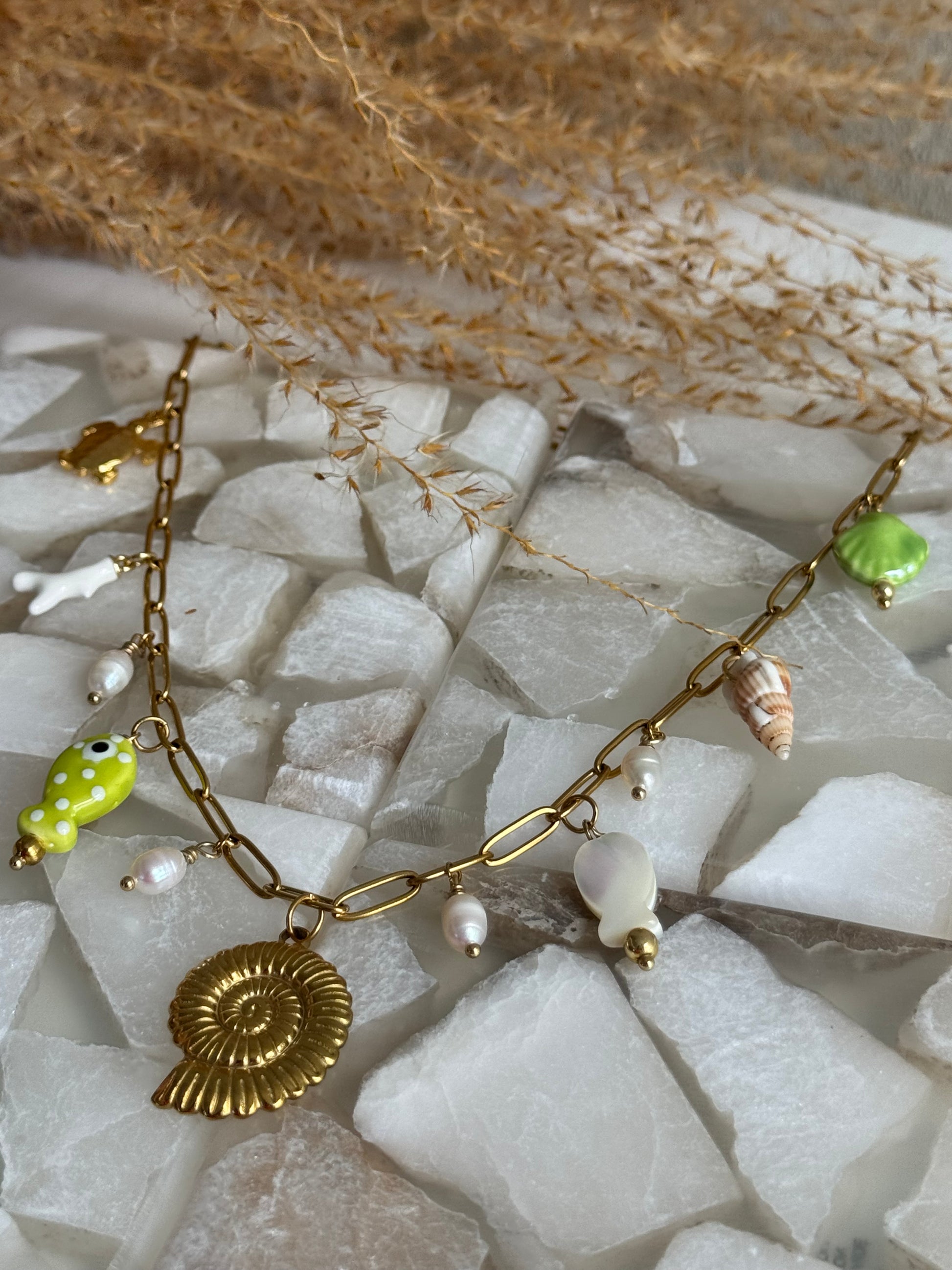 Caracol de Mar Charm Necklace