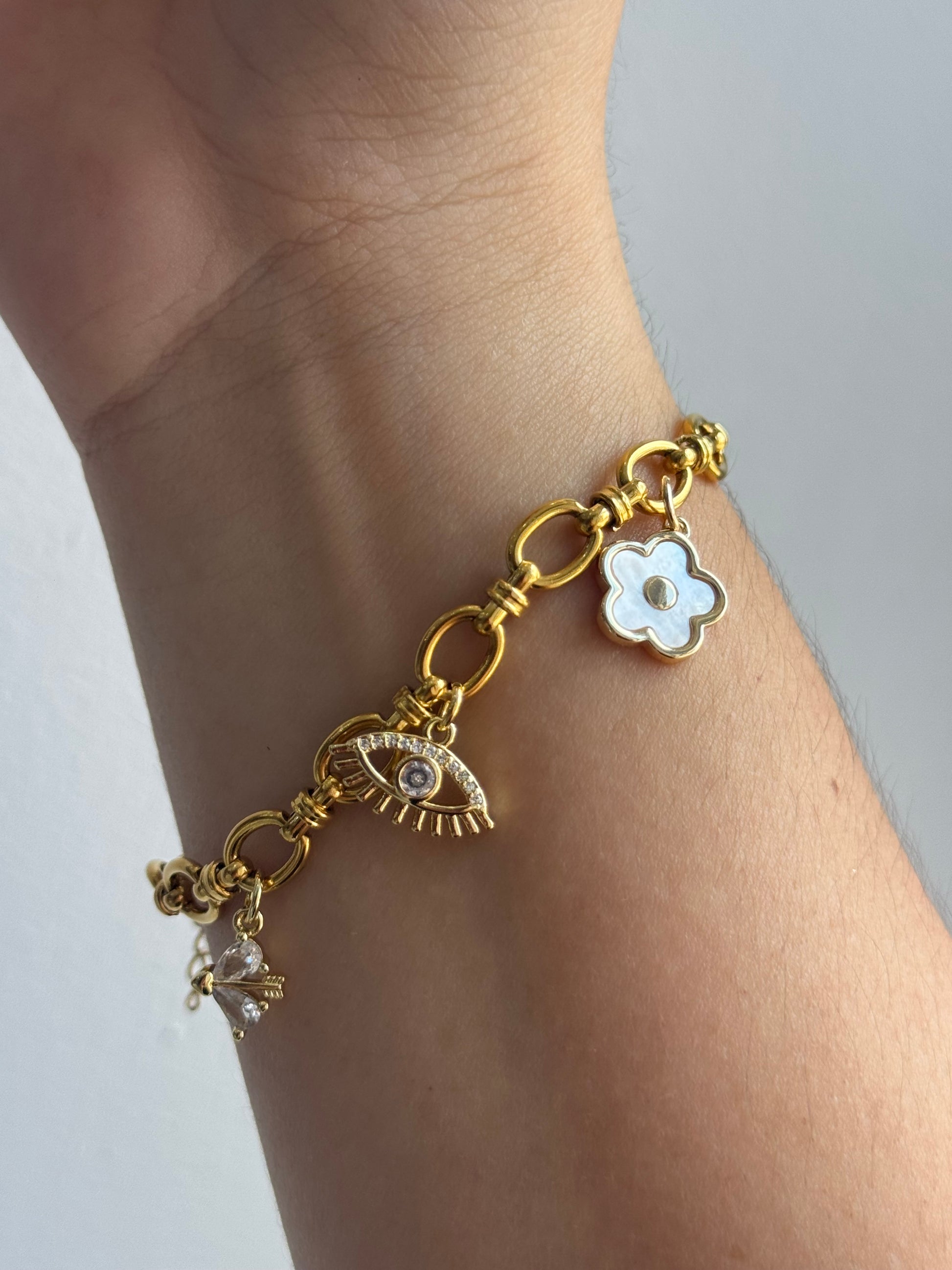 Unique Daisy Charm Bracelet