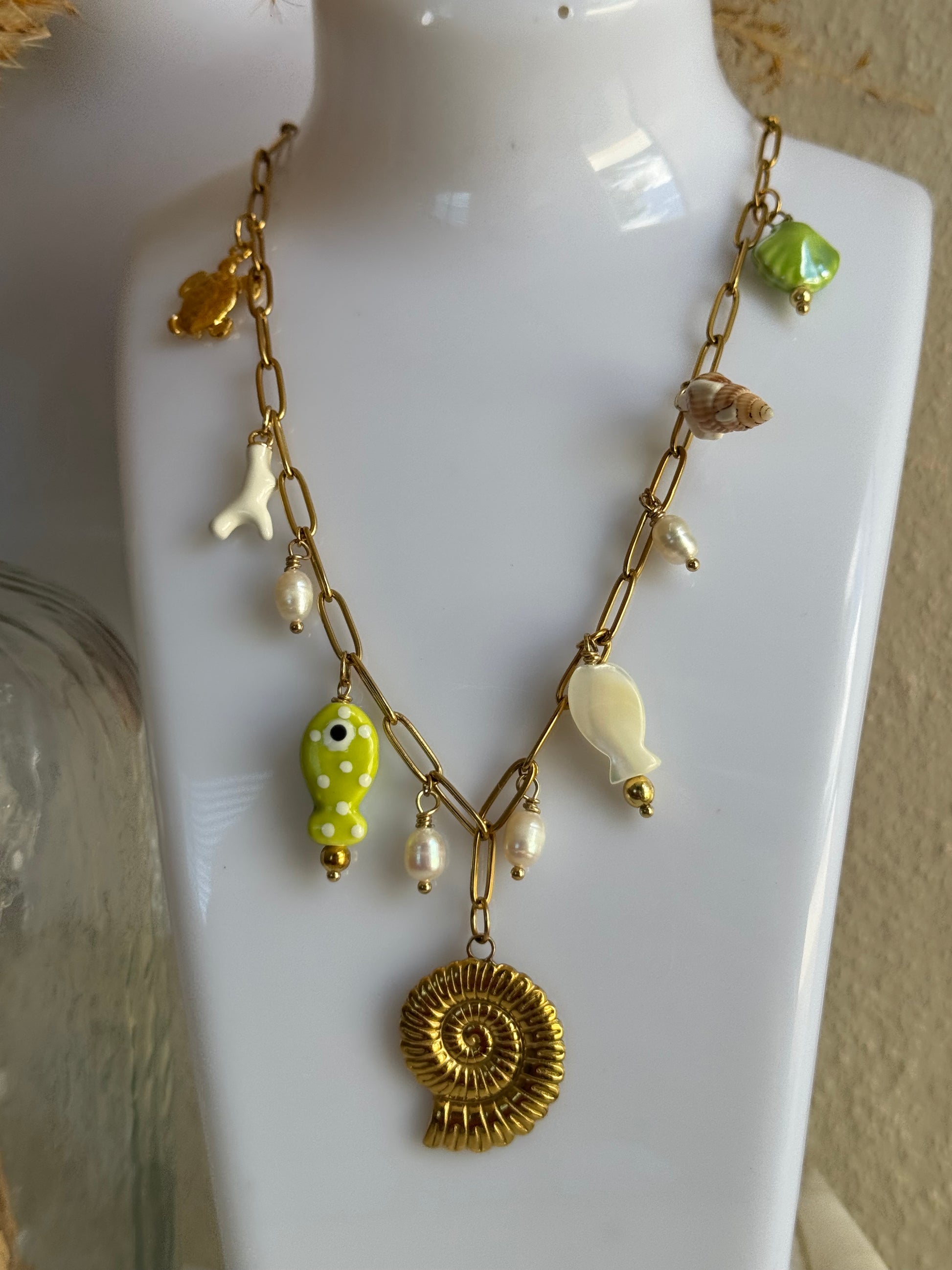 Caracol de Mar Charm Necklace