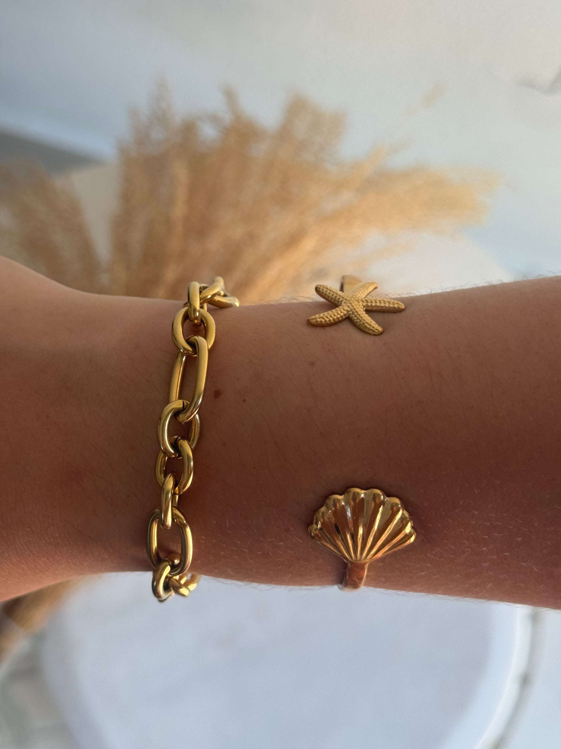 Serene Delicate Bangle