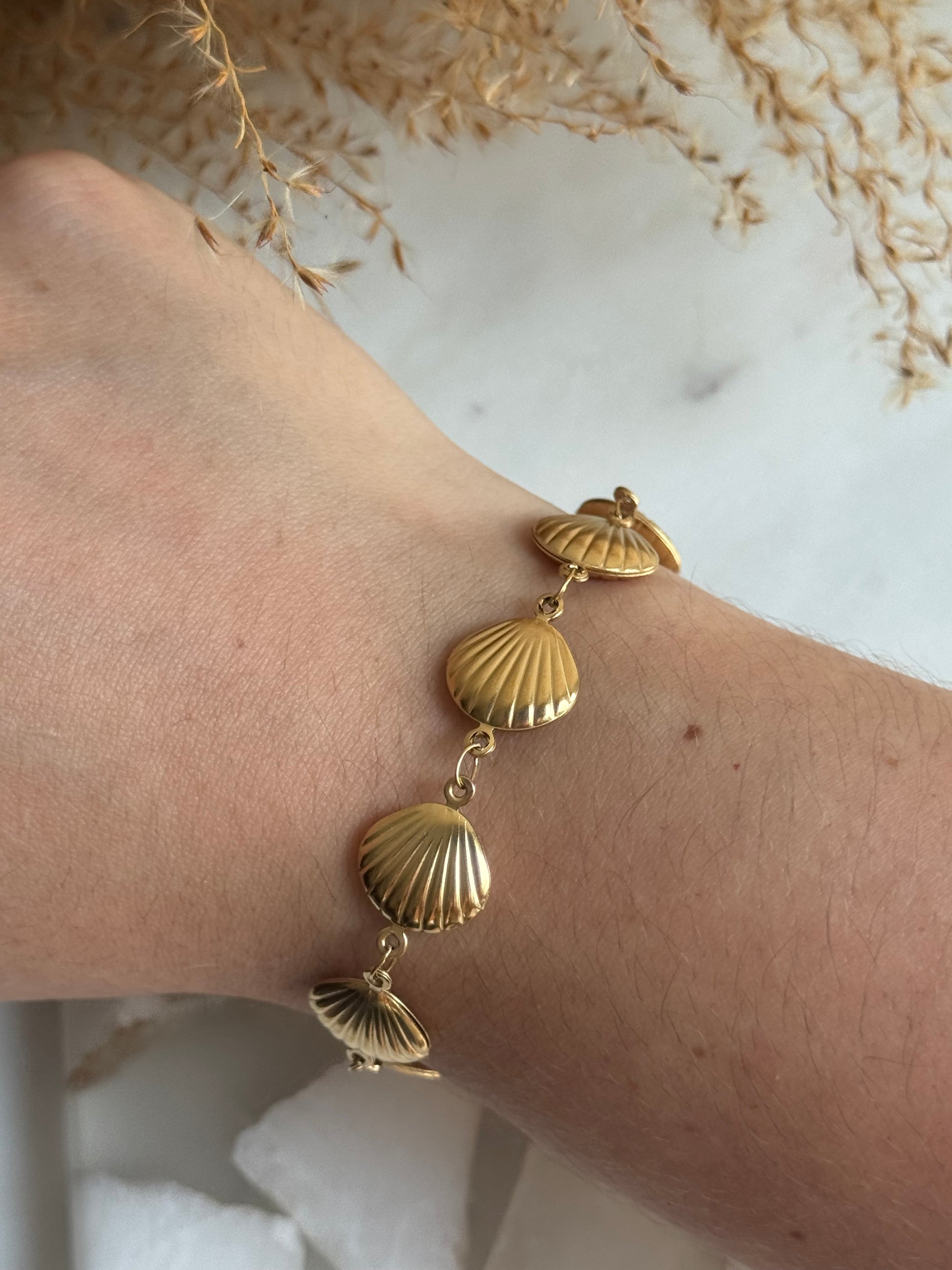 Ariella Shell Bracelet