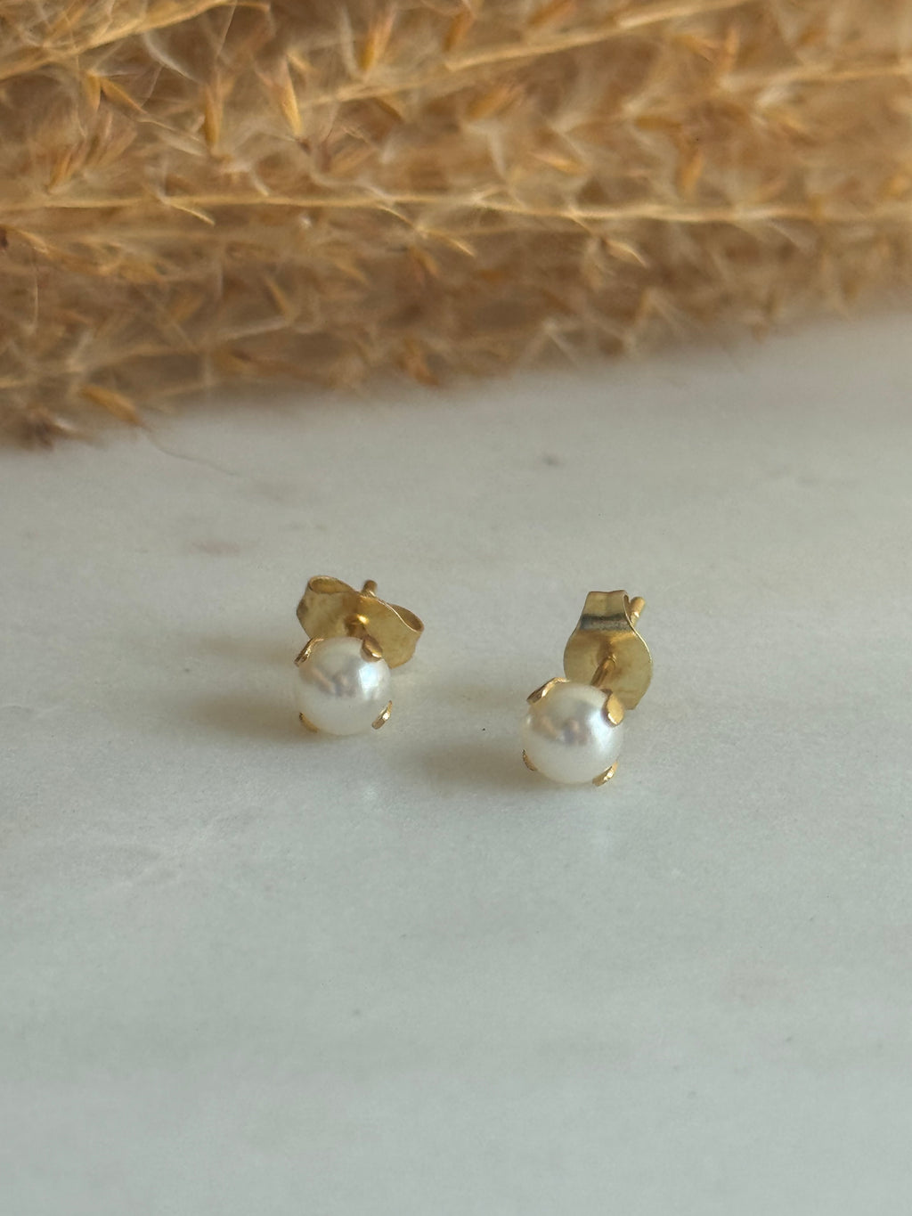 Perlitas Studs Earrings