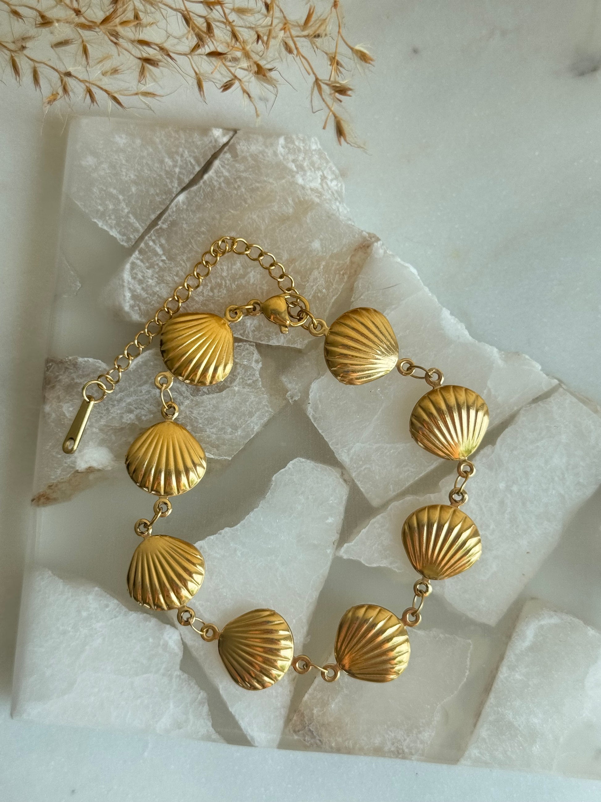 Ariella Shell Bracelet
