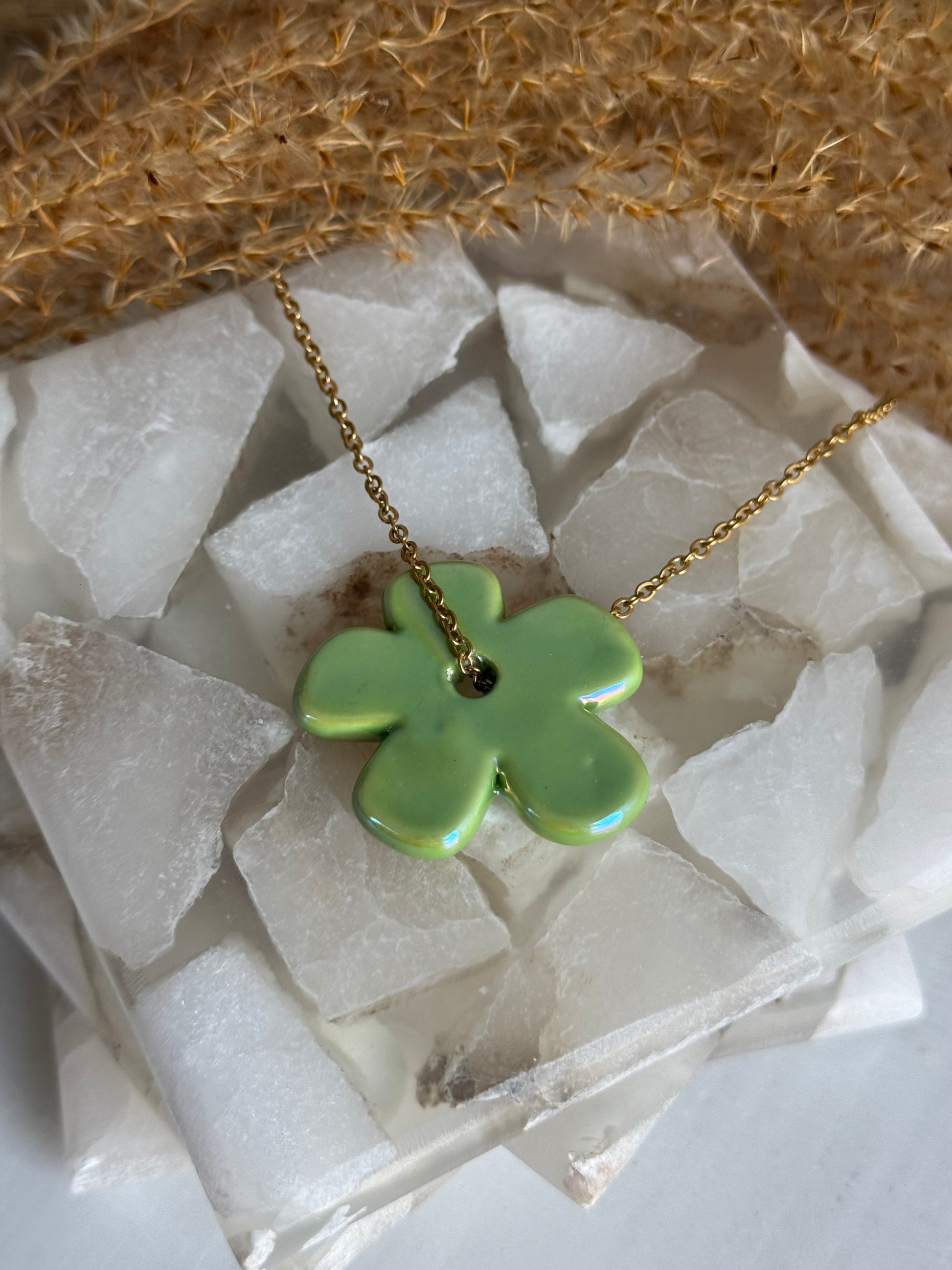 Della Daisy Necklace