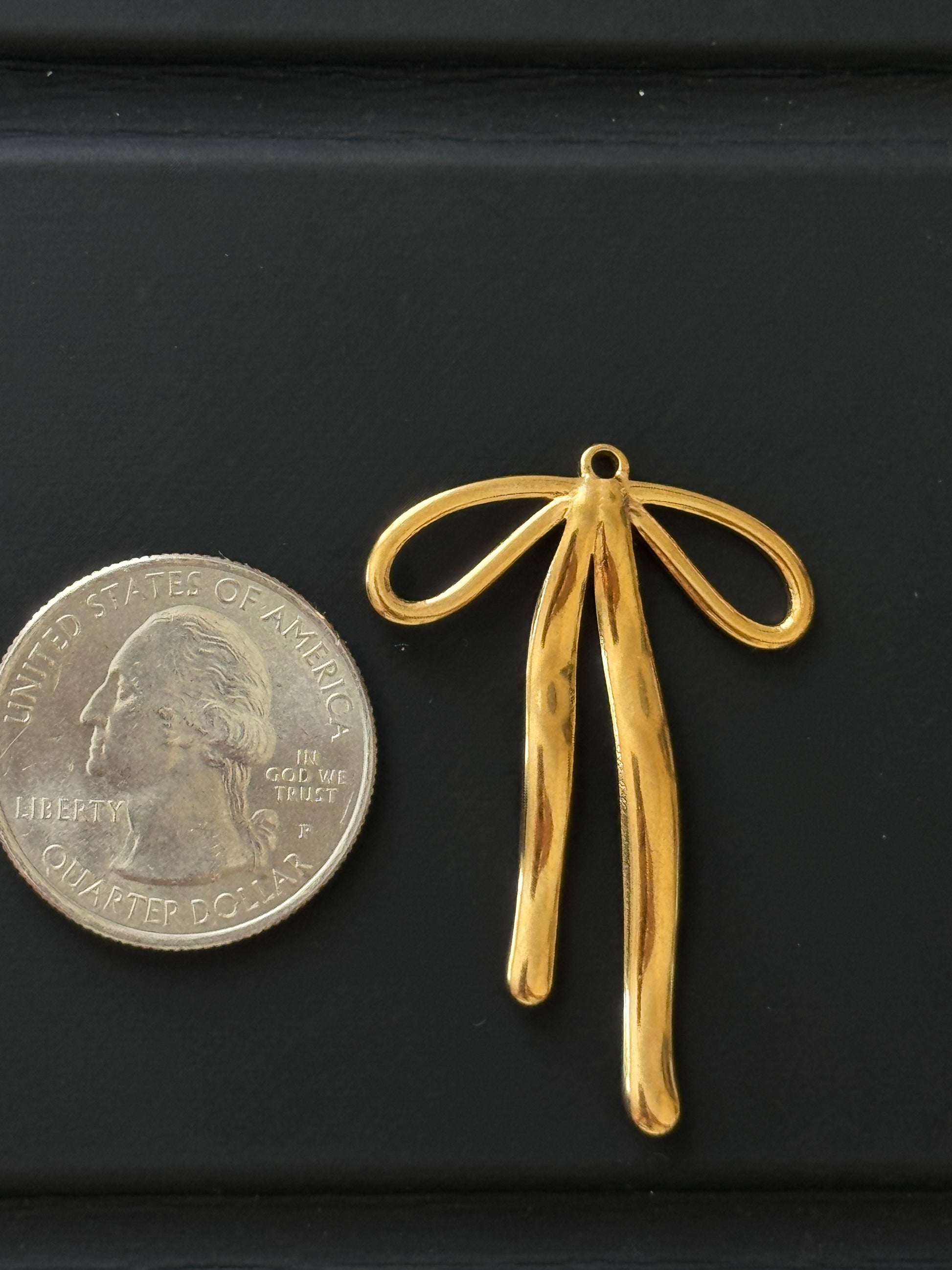 Chunky Bow Charm
