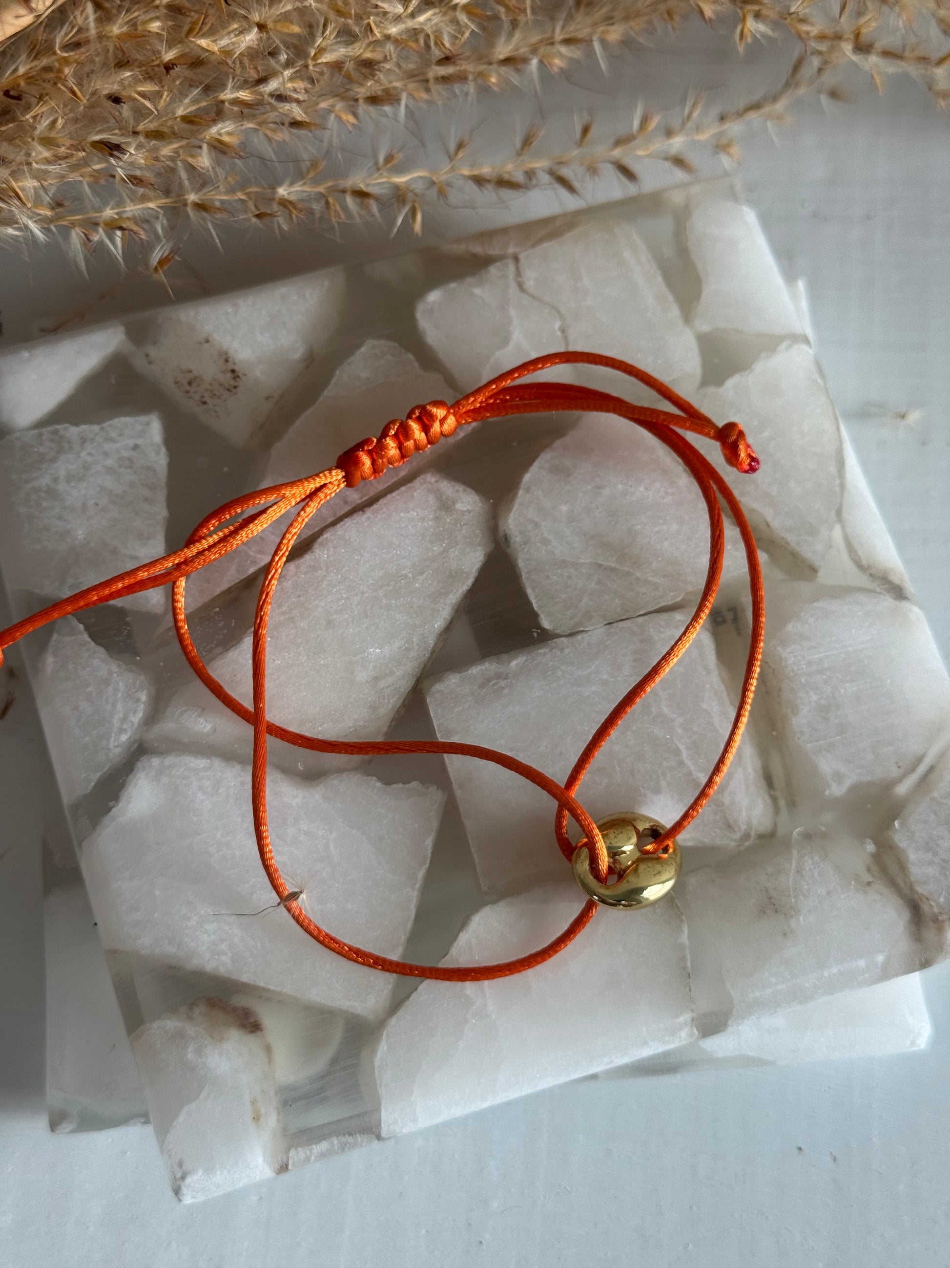 Guzzi Tablet Bracelet
