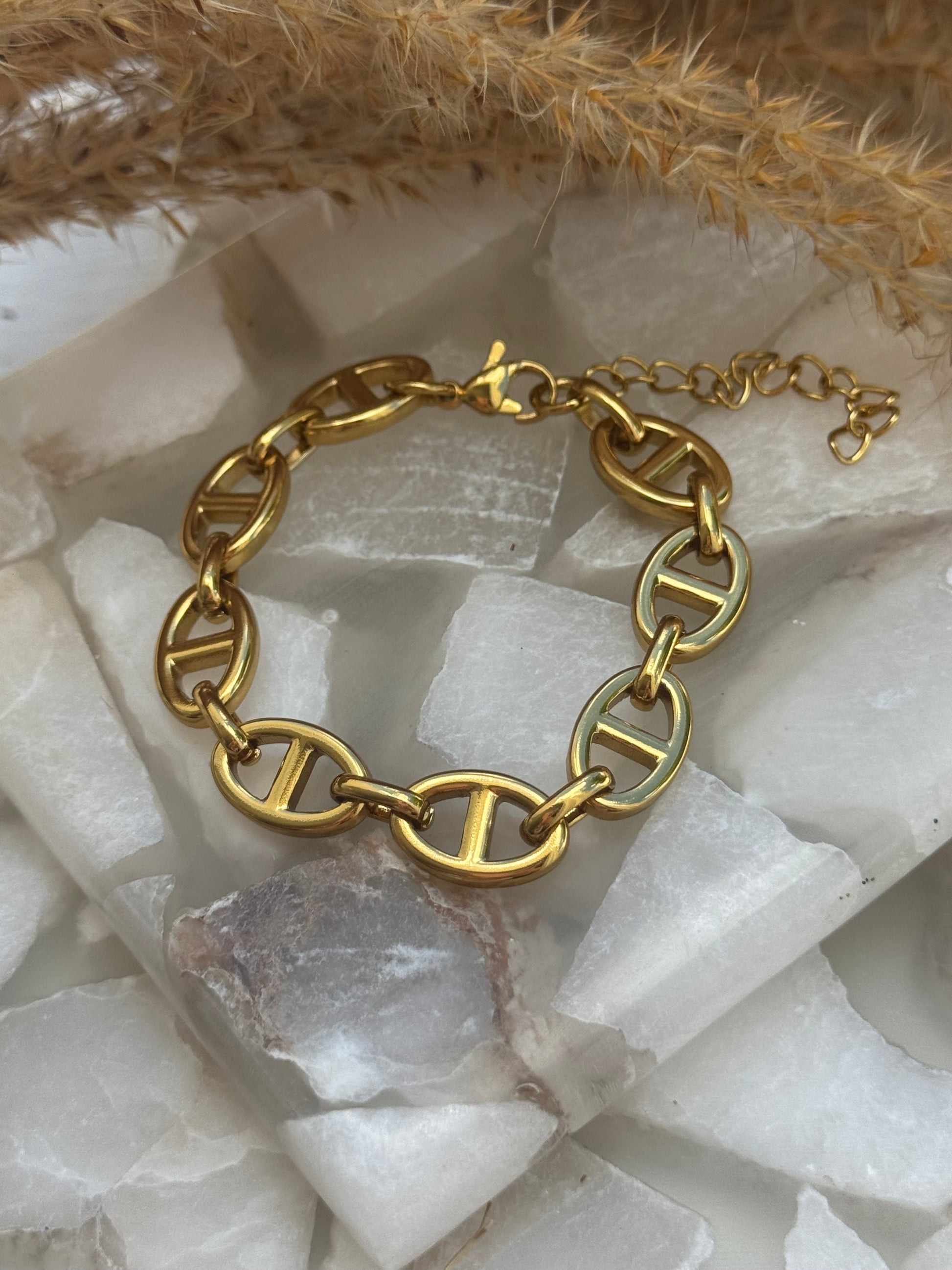 Nairel Chunky Bracelet
