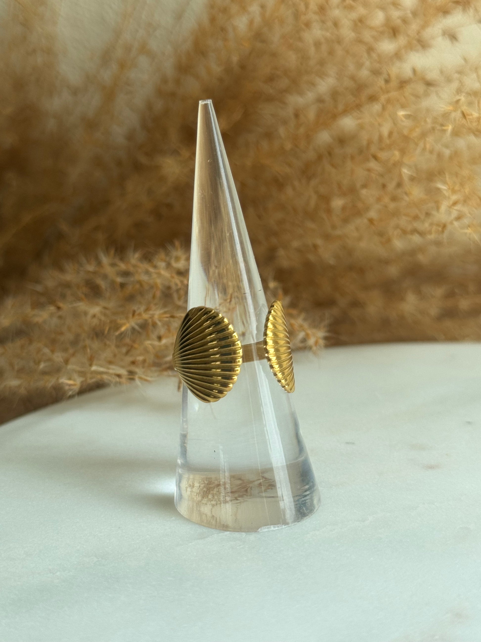 Calyma Ring