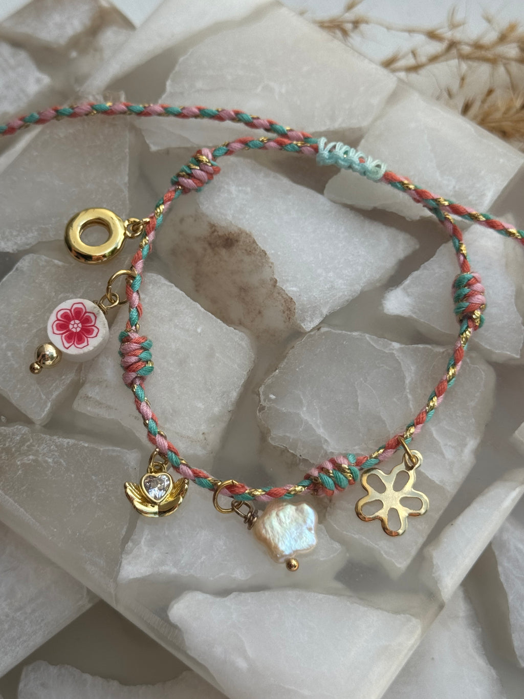 Mía Charm Bracelet