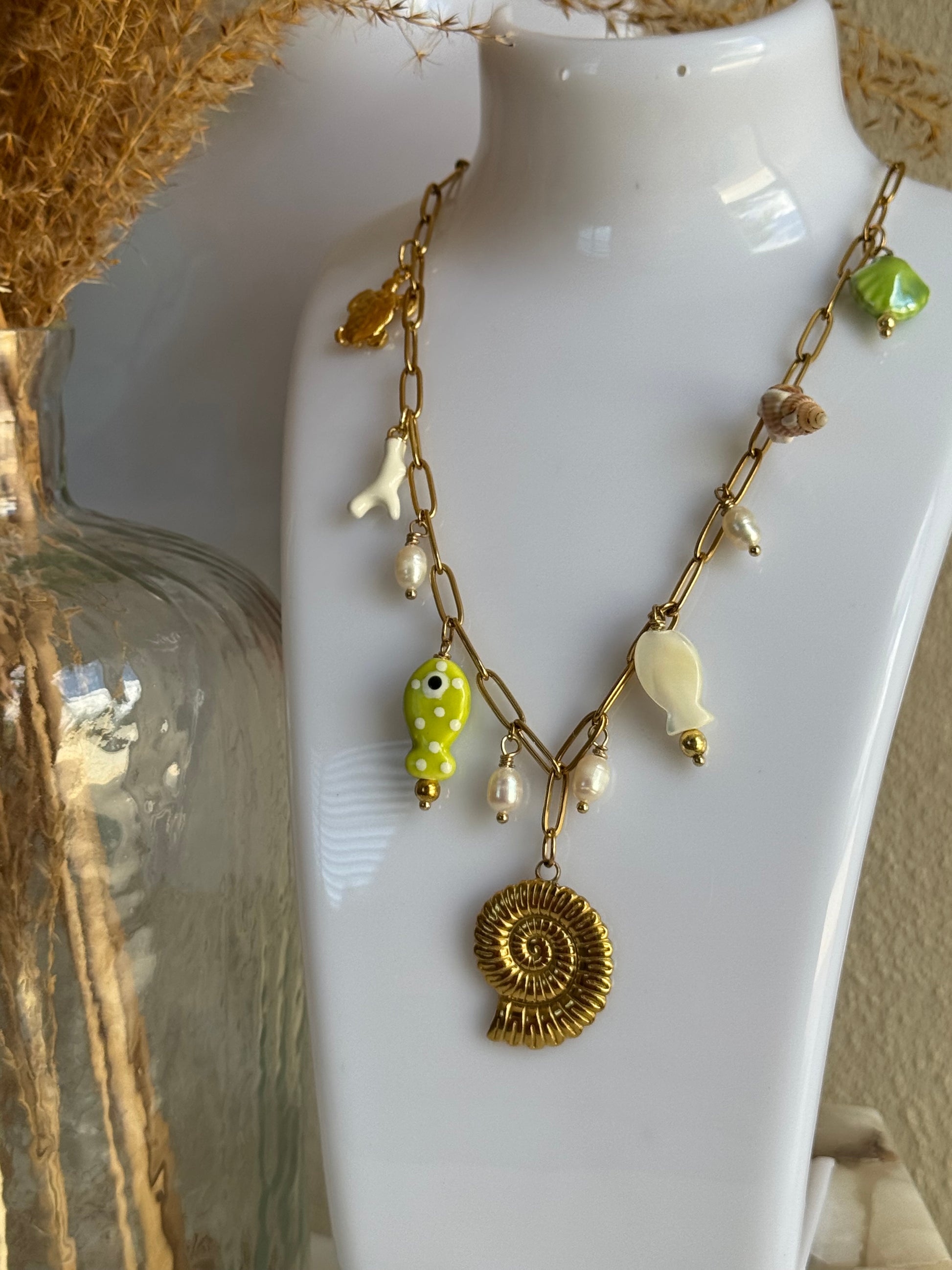 Caracol de Mar Charm Necklace
