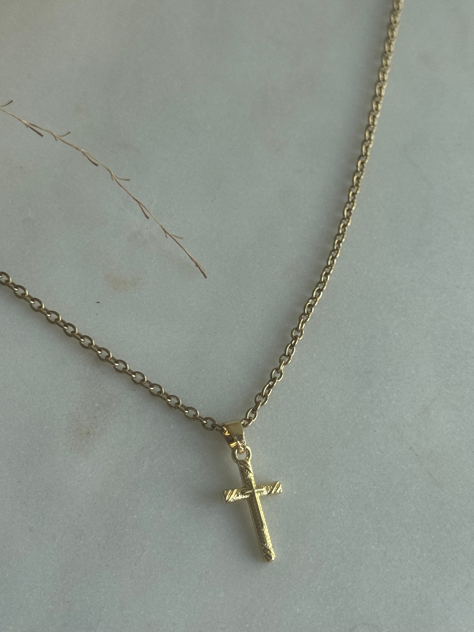 Cruzé Necklace