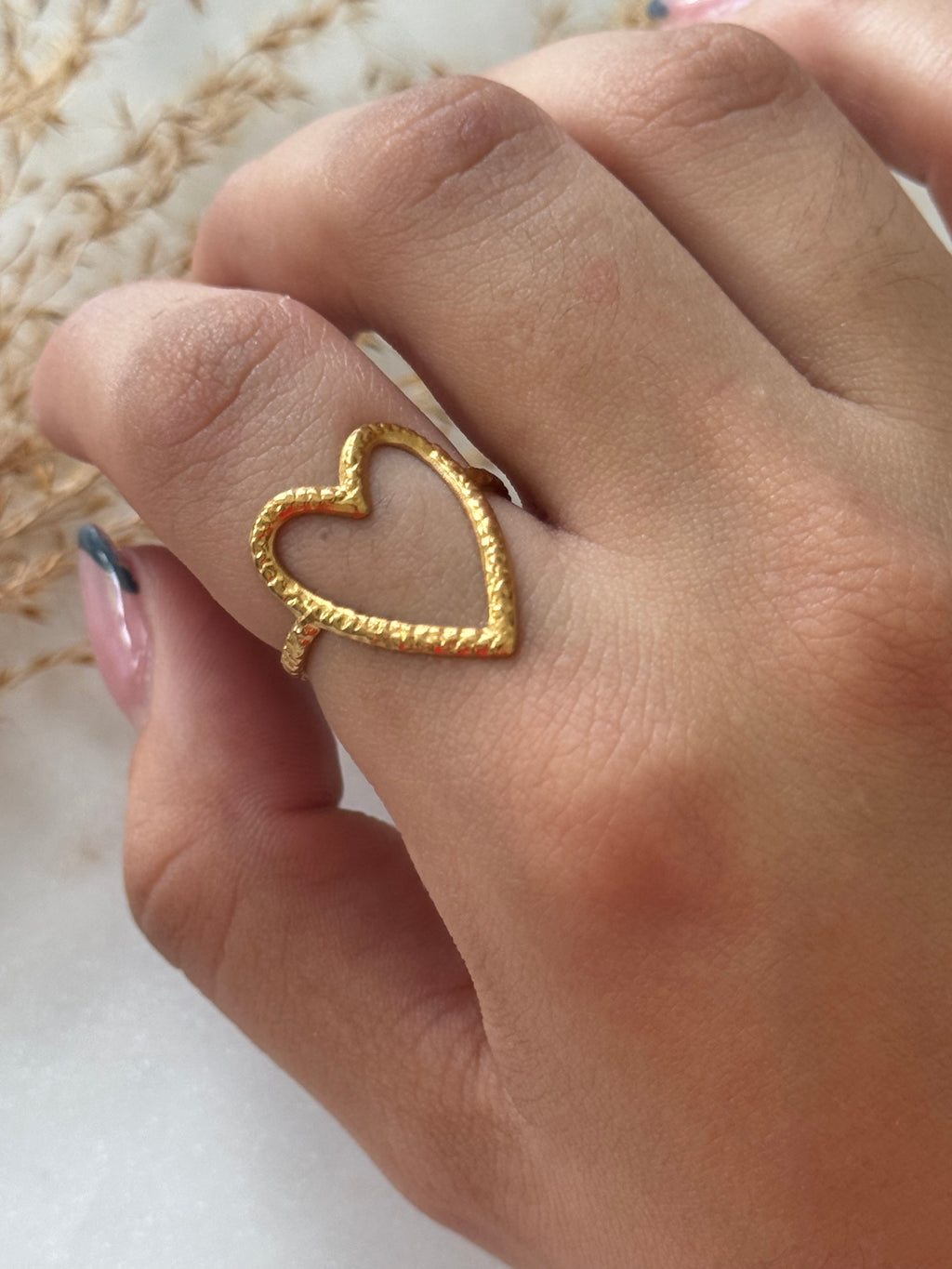 Valen Heart Ring