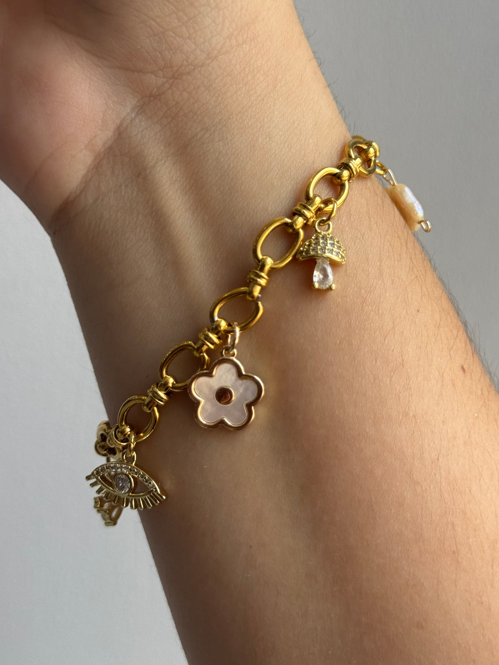 Unique Daisy Charm Bracelet