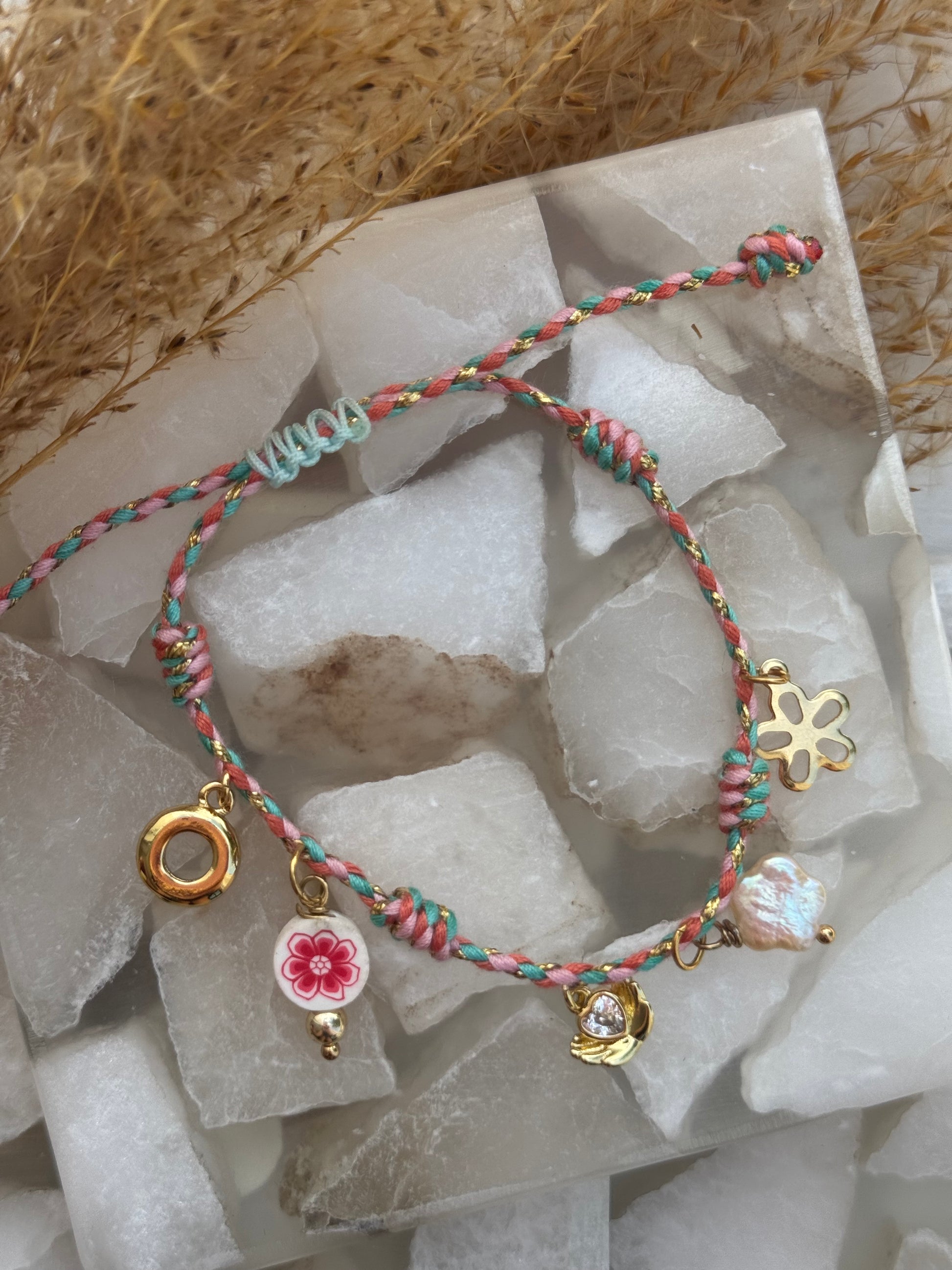 Mía Charm Bracelet