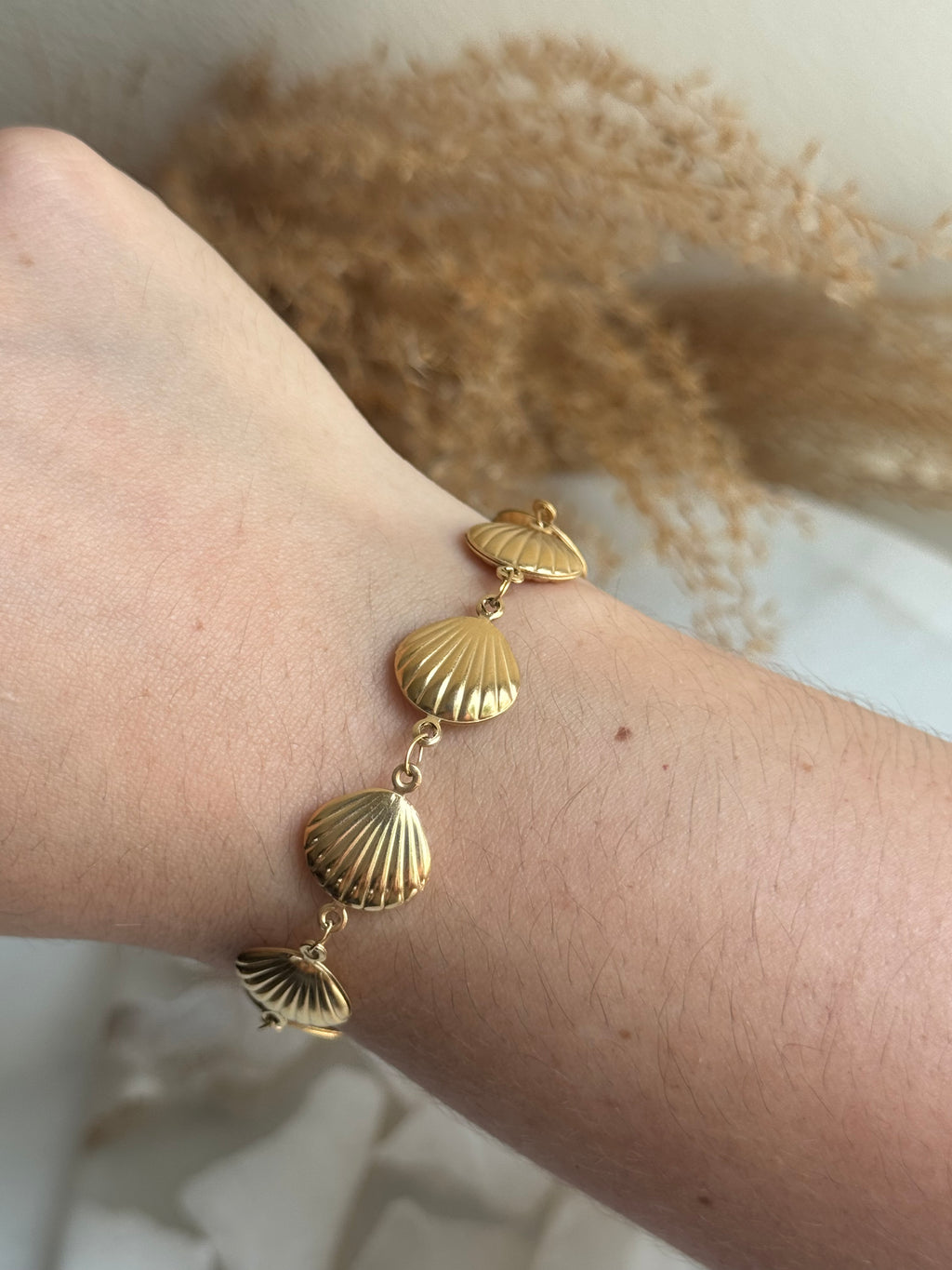 Ariella Shell Bracelet