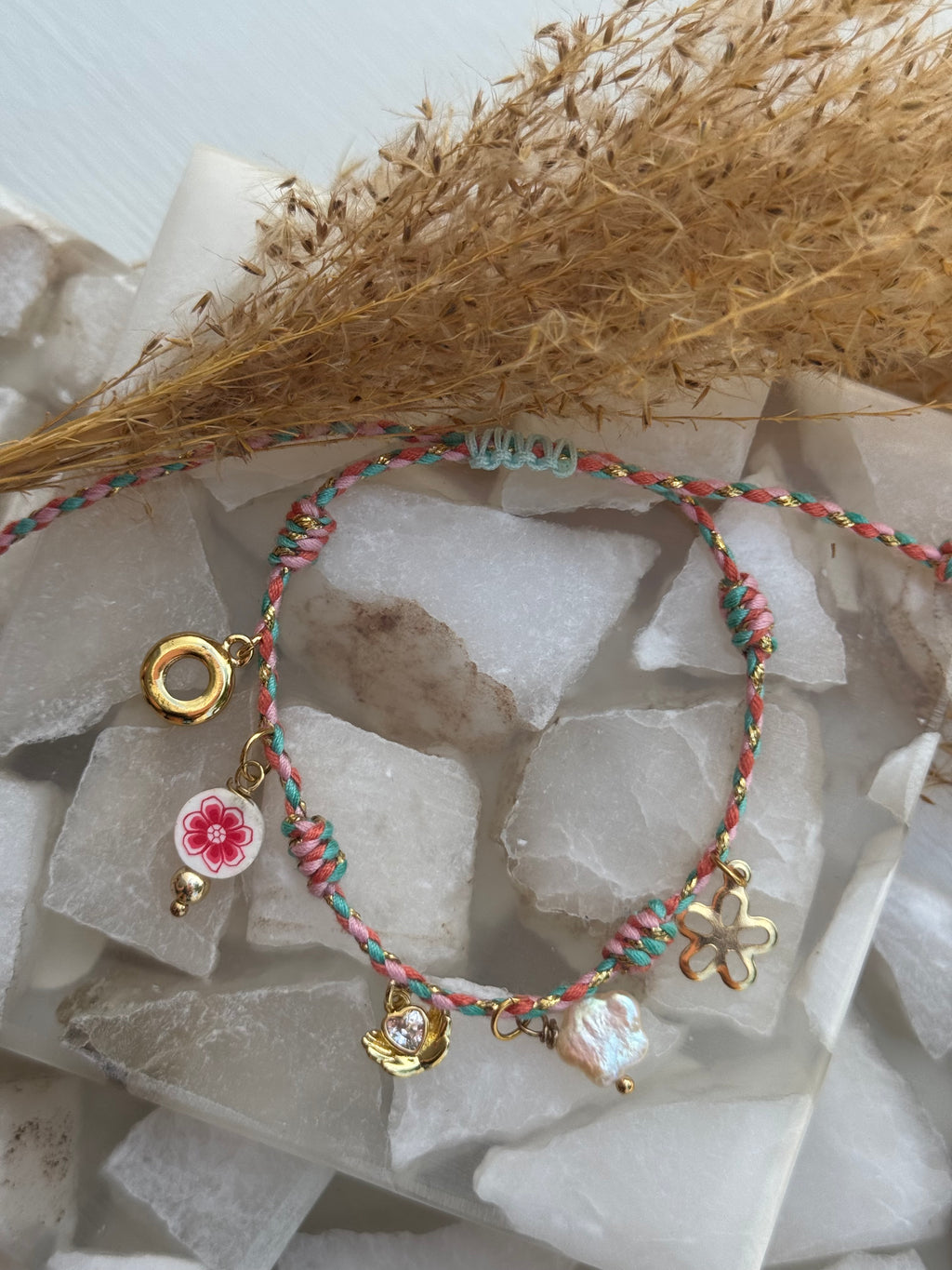 Mía Charm Bracelet