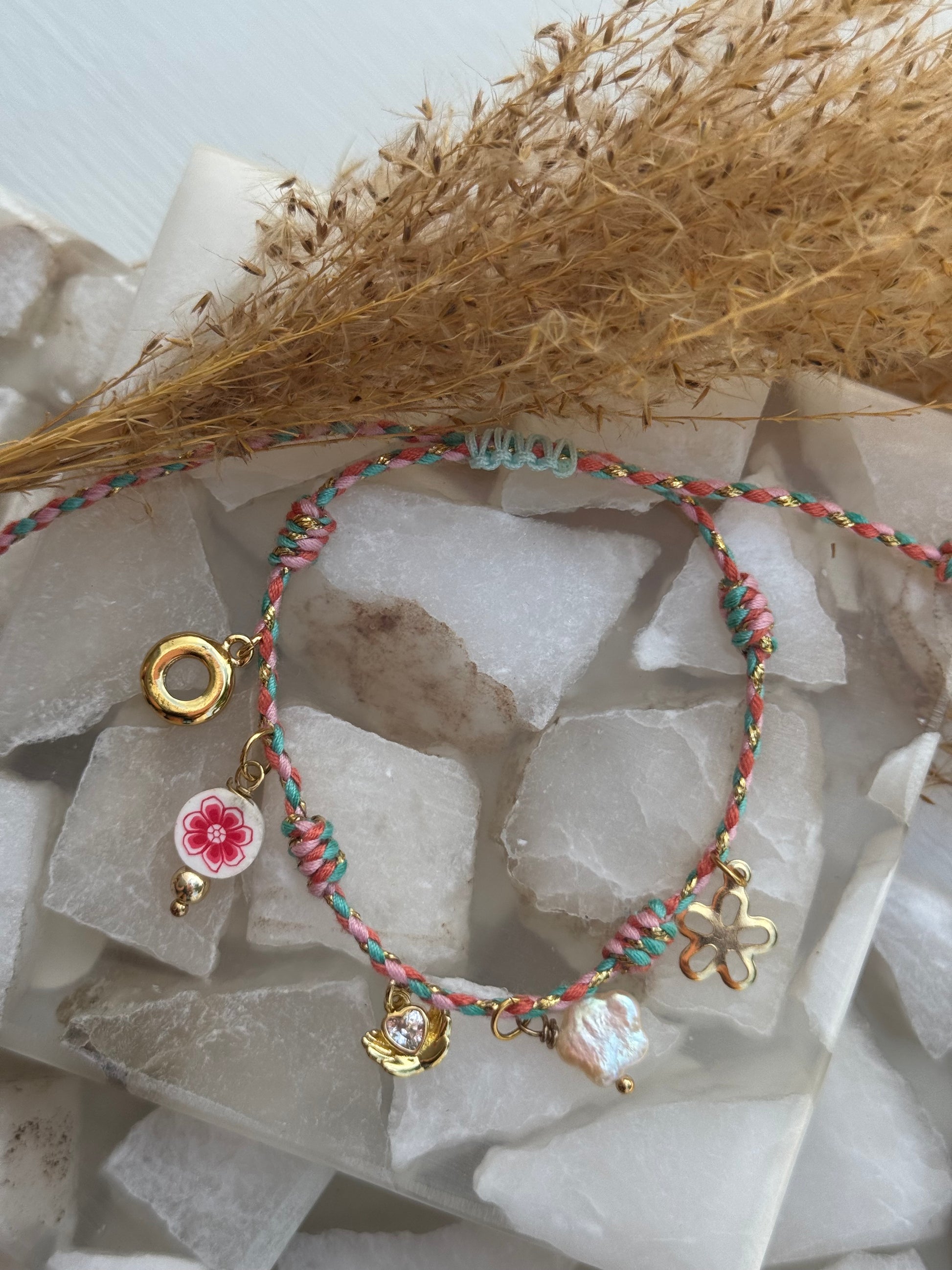 Mía Charm Bracelet