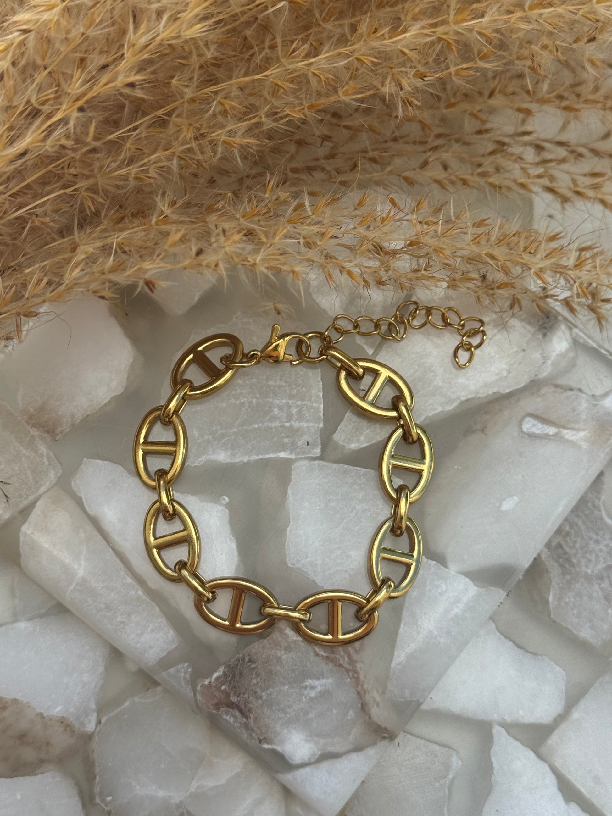 Nairel Chunky Bracelet