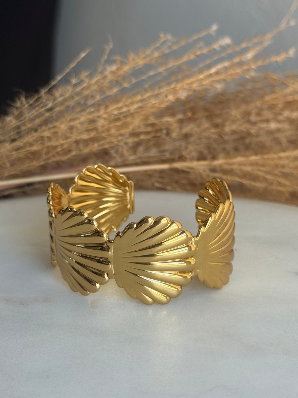 Concha Chunky Bangle