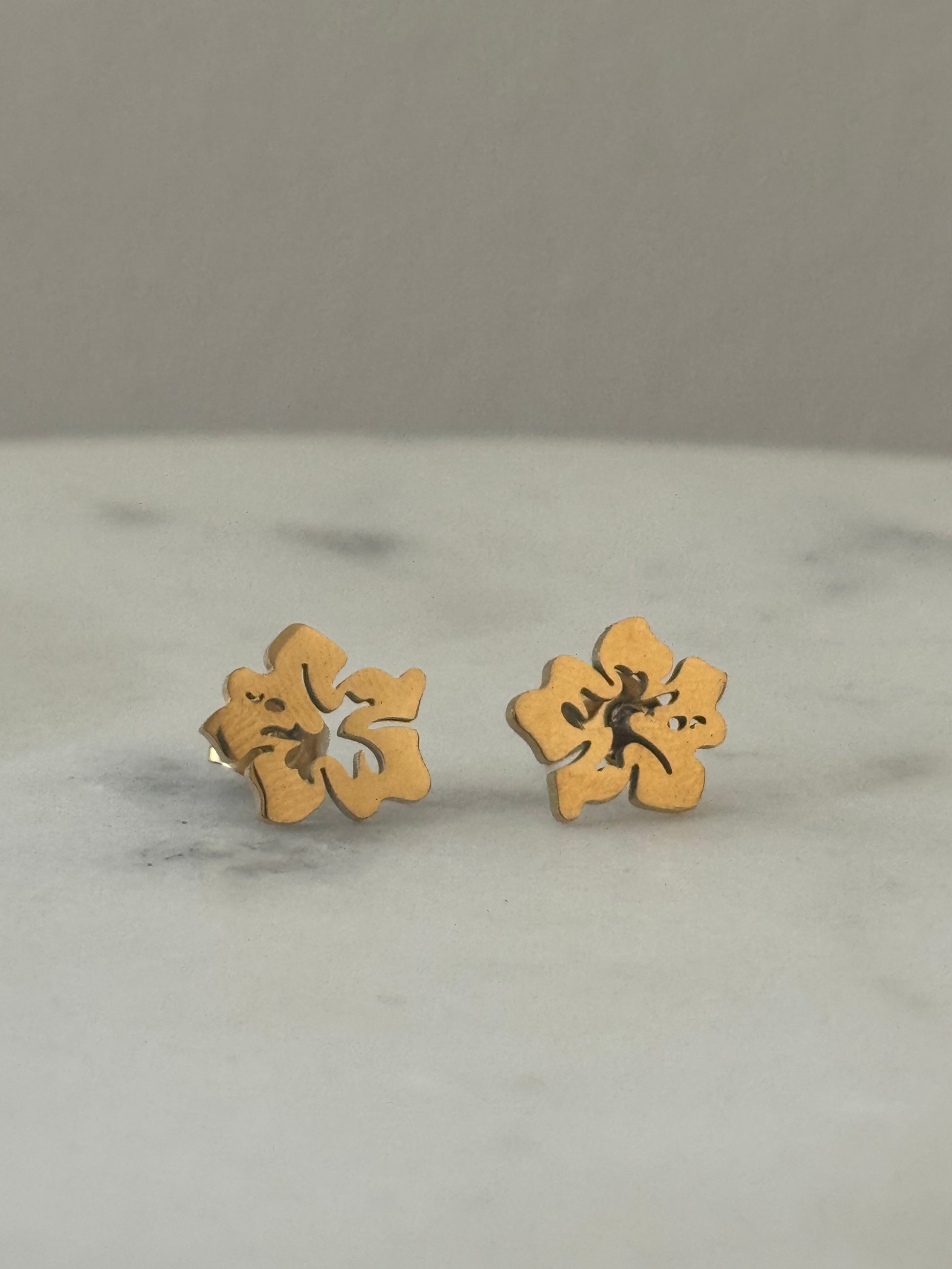 Amapola Studs
