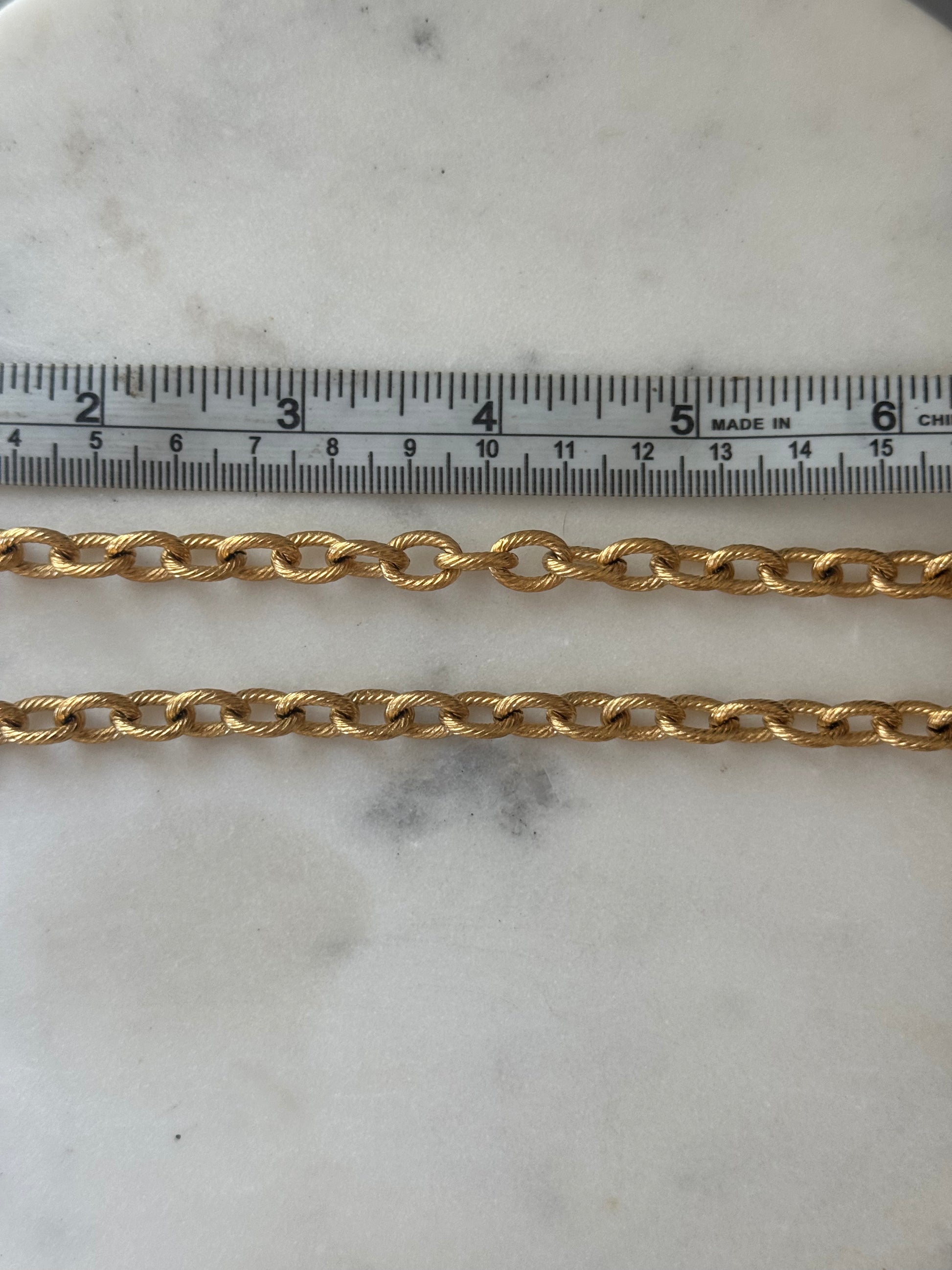 GOLDEN CHUNKY CHAIN